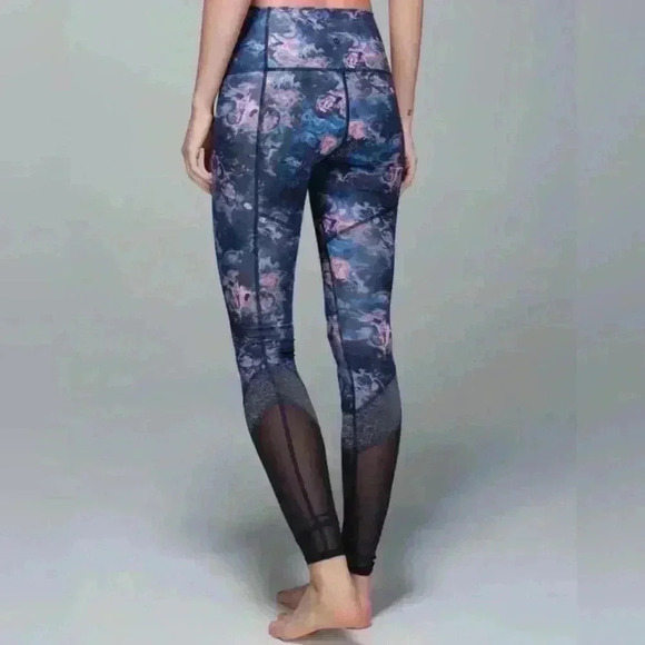 Lululemon Mid Rise If You’re Lucky Leggings Size 4 - Picture 2 of 6